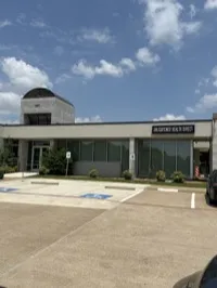 Dr. Alexander Vilaythong, civil surgeon in Arlington, TX