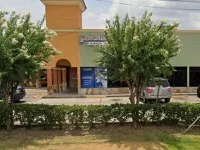 Exterior of Dr. Amigo Family Clinic, immigration medical exam clinic in Houston, Texas