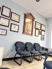 Exterior of Clinica Medica Popular, immigration medical exam clinic in Houston, Texas