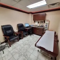 Exterior of Advanced Urgent Care, immigration medical exam clinic in Chicago, Illinois